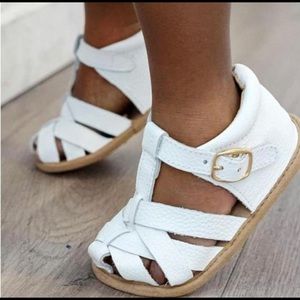 White Sandals for toddlers 👶🏽💟👌🏽